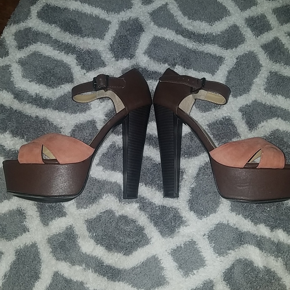 Platform sandals - Picture 2 of 3